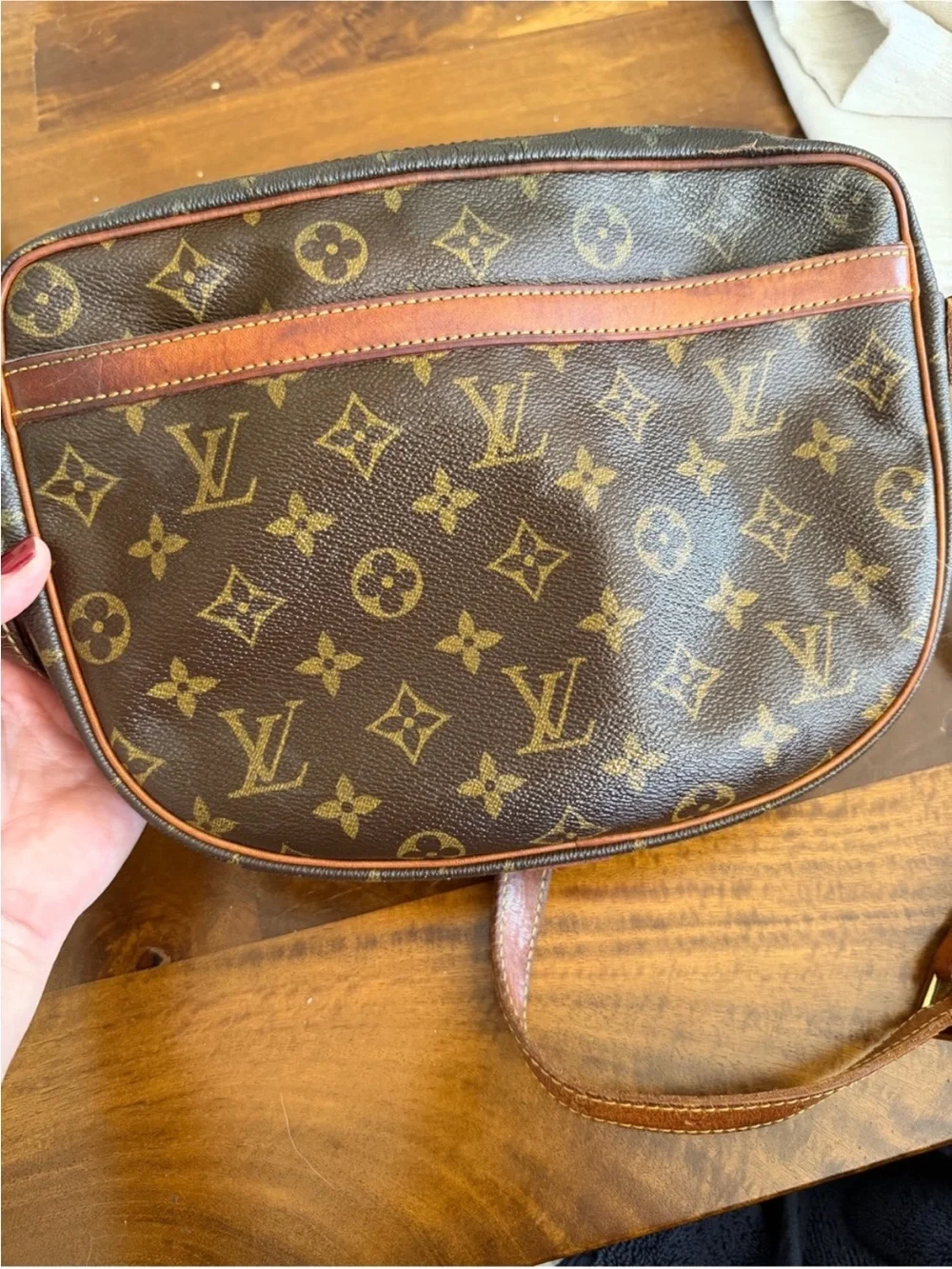 ✨ AUTHENTIC LOUIS VUITTON MONOGRAM CROSSBODY BAG ✨